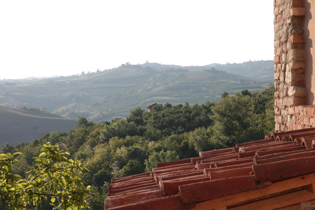 B&B Acaso Serralunga d'Alba Buitenkant foto