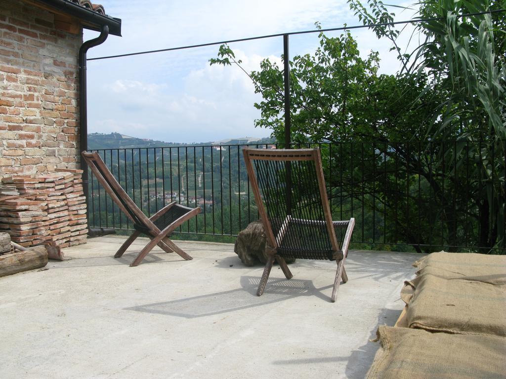 B&B Acaso Serralunga d'Alba Buitenkant foto